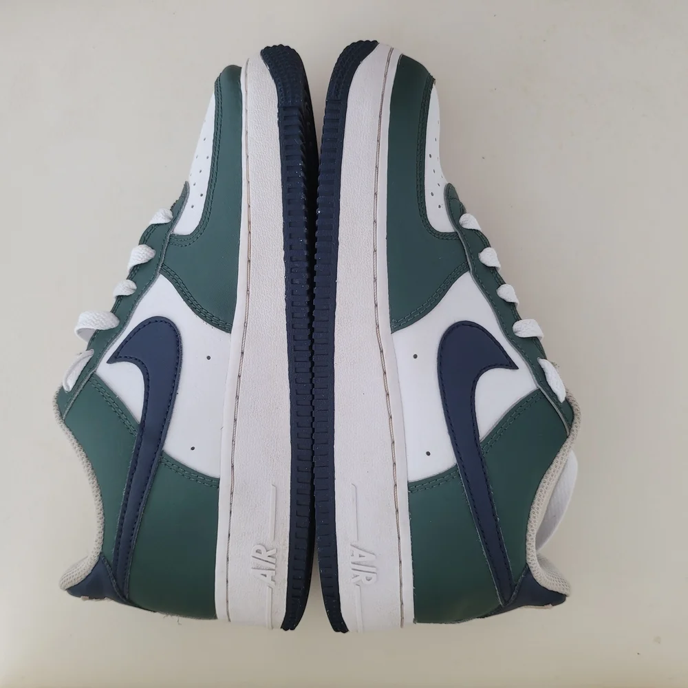 Nike Air Force 1 Low Grade School Lifestyle Shoes (Vintage Green/White/Obsidian)